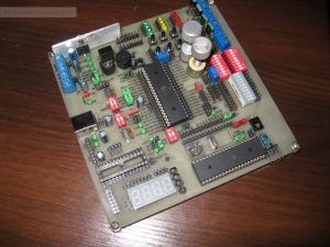 otladochnaya-plata-avr-debug-board-v1-0-2