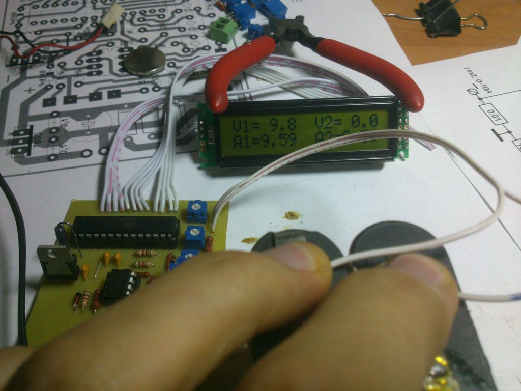 dvuh-polyarnyiy-laboratornyiy-blok-pitaniya-8